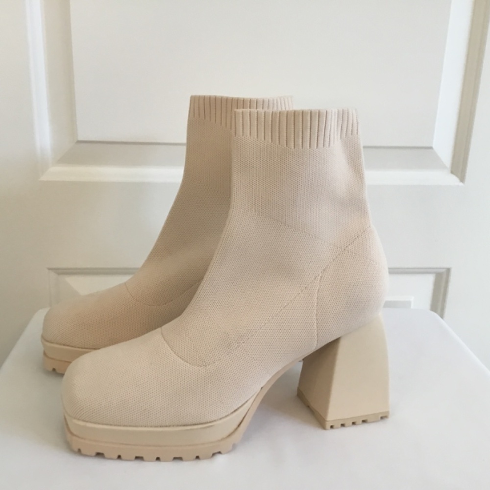 Elegant Beige Ankle Boots - Picture 4 of 7